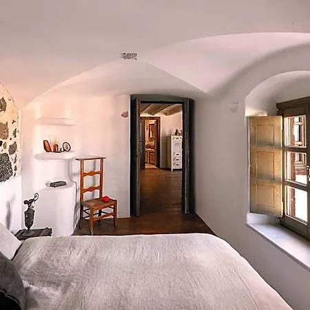 Santorini Vista Legacy Retreat - Live The History, Wake To The View *