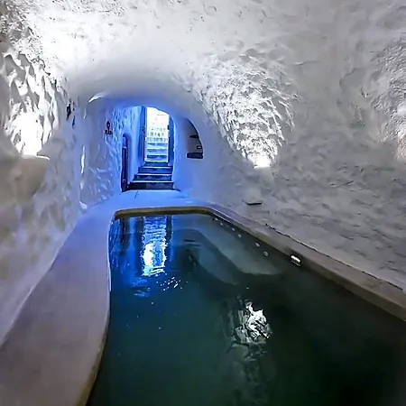 Hotel Santorini Vista Legacy Retreat - Live The History, Wake To The View