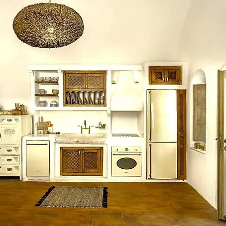 Santorini Vista Legacy Retreat - Live The History, Wake To The View Santorini Island