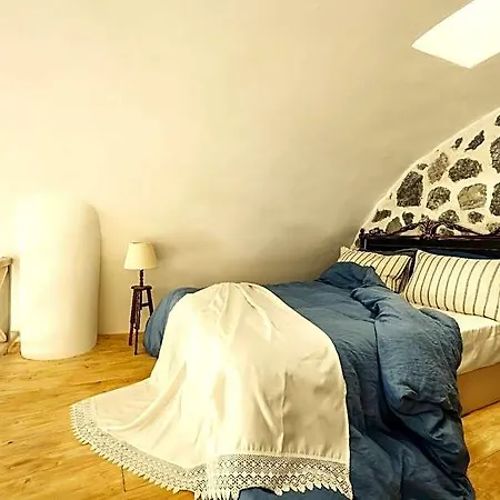 Santorini Vista Legacy Retreat - Live The History, Wake To The View Santorini Island